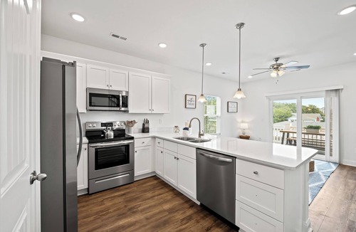 Downtown Myrtle Beach House | Charming 4-bed Beach house in enchanting Myrtle Beach with AC, WiFi