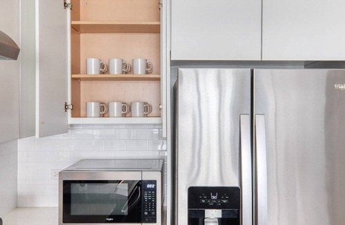 Arlington Heights Apartment | Charming Arlington Heights 2BR w/ W/D, Gym & BBQ, nr Dining, by Blueground