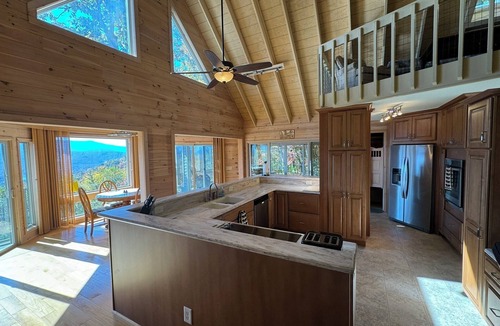 Hiawassee Cabin | Charming Bell Chalet, Hot Tub, Unbelievable Mountain, Lake Chatuge View!