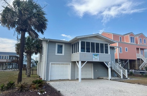Holden Beach Cottage | Charming Classic Cottage on canal Holden Beach