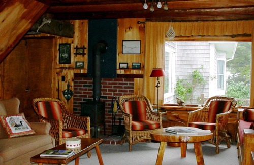 Friendship Cottage | Charming cottage overlooking the islands of Muscongus Bay