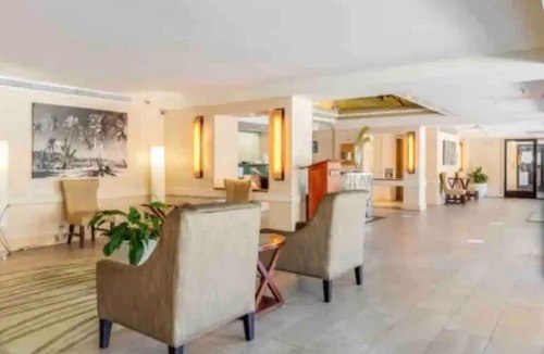 Waikiki Hotel | Charming Diamond Head Views in Waikiki