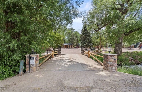 Colorado Springs Cabin | Charming Rustic Cabins with Private Outdoor Spaces near Garden of the Gods in Colorado Springs, Colorado