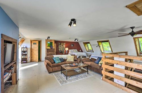 Ellsworth Apartment | Charming Studio ~ 20 Mi to Acadia Nat'l Park!