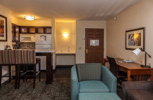 Briargate Condo | Charming Suite in Colorado Springs, Great for Business Travel! Pool Access
