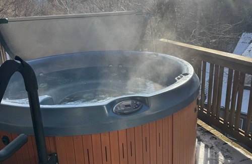 Foscoe House | Chatham Trade- Gated Resort, Private Hot Tub, Air Hockey, Indoor/Outdoor Pools