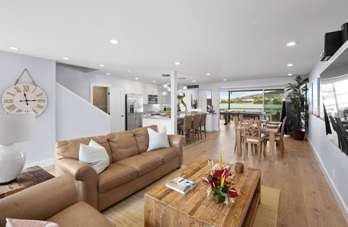Portlock House | Cheerful, 3 bedroom, Waterfront Townhome with Spa! NO CLEANING FEE!