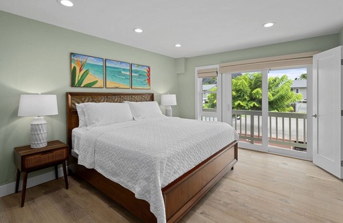Portlock House | Cheerful, 3 bedroom, Waterfront Townhome with Spa! NO CLEANING FEE!