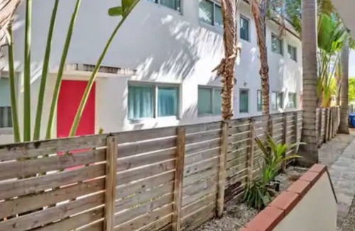 City Center Apartment | Chic 1-bedroom apartment in fantastic Miami Beach with WiFi, AC