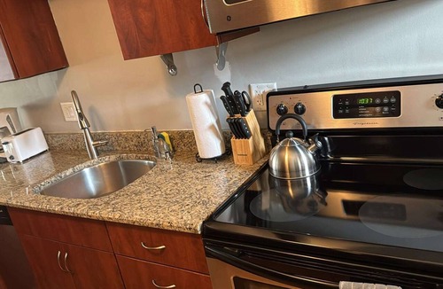 Arlington Heights Apartment | Chic 1BR Apt -Arlington Heights