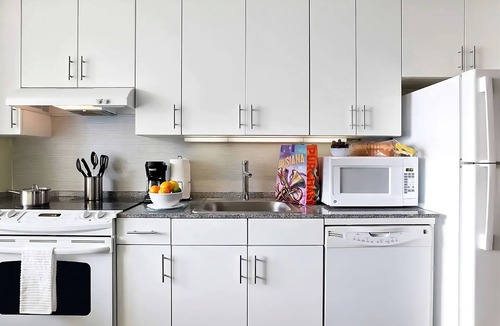 Central Business District Resort | City Break! 2 Spacious Rooms w/Perfect Central Locale near Canal Street