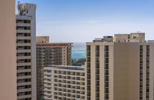 Waikiki Apartment | City+Ocean View/Parking/Kitchen/Walkable