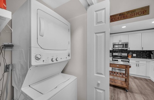 Charter Hills Cabin | Close to Slopes | Hot Tub | Modern | Deers Visit