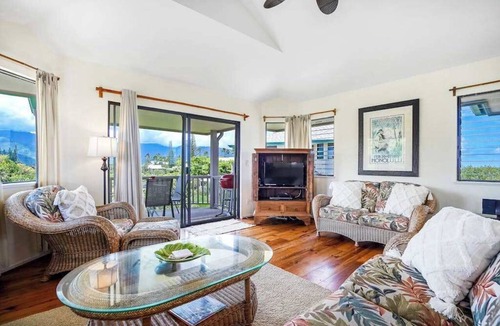 Princeville Villa | Comfortable Kauai Villa with Beach Moments Away