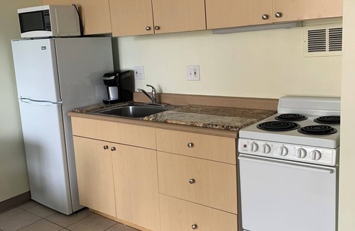 Waikiki Apartment | Comfy studio, King bed, kitchen & parking included with stay