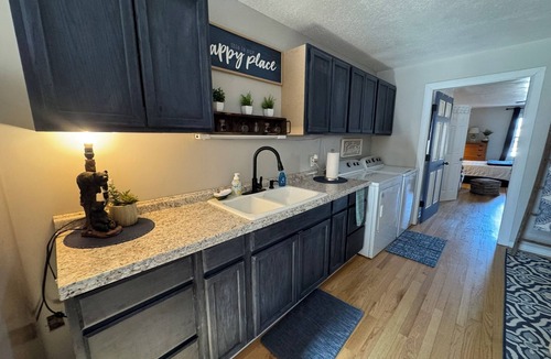 Fentress House | Country Escape Next DOOR Rental - Sleeps 6 - Stay upstairs in the trees