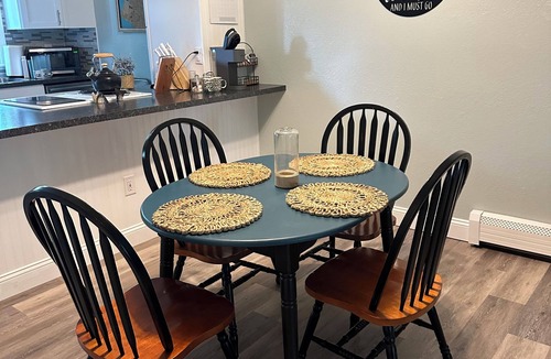 Old Seward - Oceanview Apartment | Cozy 2-bedroom apartment in enchanting Anchorage with WiFi