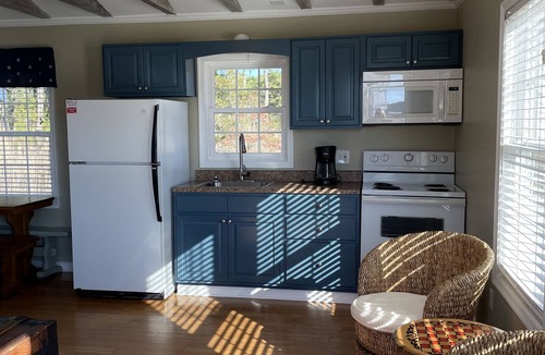Glen Riddle House | Cozy 2-bedroom waterfront bungalow with crabbing pier and boat ramp