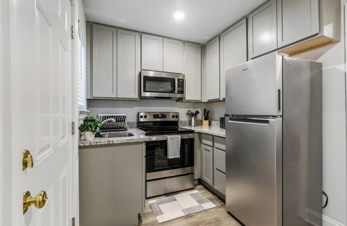 Covington Apartment | Cozy 2Bed 1Bath Property Near Downtown Covington and St. Tammany Hospital