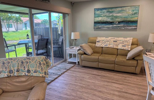 Pompano Beach House | Cozy 2BR 2.5BA townhouse in a quiet gated community located in Deerfield Beach