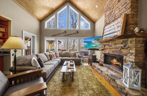 Charter Hills House | Cozy Cabin