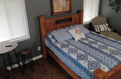 Clarkesville House | Cozy cottage minutes away from your next North GA adventure