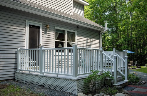 Lamoine House | Cozy Lamoine Home with porches and a sauna for a relaxing vacation in Acadia!