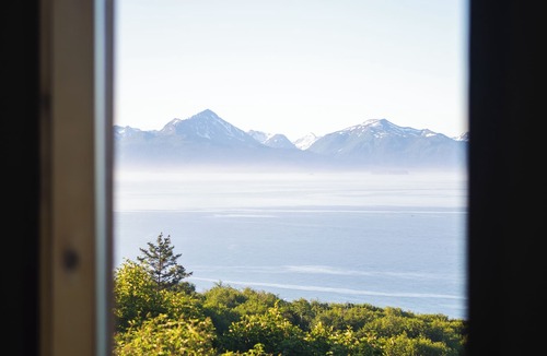 Homer House | Cozy lodge near town w Stunning Views & Fireplace