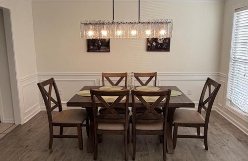 Suwanee House | Cozy modern Mediterranean haven, 1 King 2 Queens