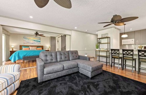 Maunaloa Condo | Cozy Molokai Getaway with Pool, Hot Tub & Private Washer/Dryer