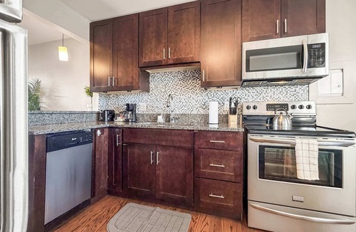 Arlington Heights Apartment | Cozy & Serene 1BR Escape