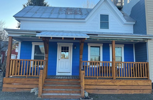 Stratton House | Cozy Trailside Getaway. Snowmobile and ATV Trail Access. Near Sugarloaf.