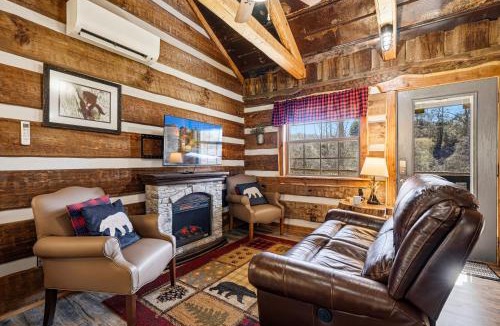 Cosby Ski Chalet | Creekside Hideout