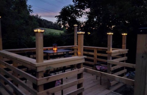 Arden House | Creekside Joy- Beautiful Home,20 Min to Asheville