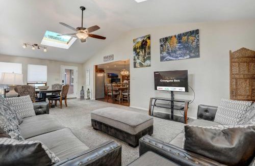 Central Colorado Springs House | Crestgate Den Family Games Frisbee Golf & Views
