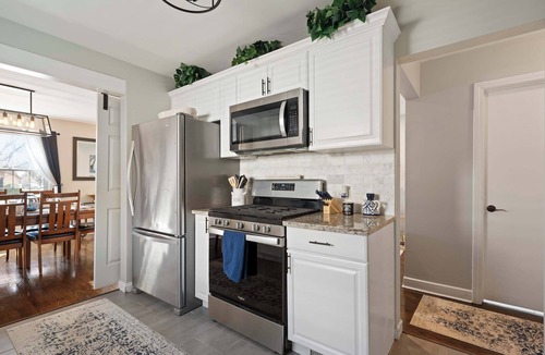 Norwood Park East House | Devon House Summary: