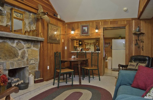 Leicester Cabin | Discounted Rates! Touch the STARS! at Asheville's Authentic 1890's Log Cabin!