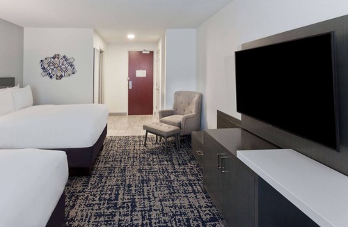 Dothan Hotel | DoubleTree by Hilton Dothan, AL
