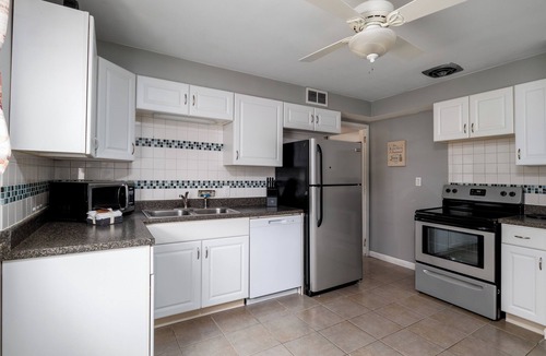 Rocky River Apartment | Downstairs Unit in Rocky River