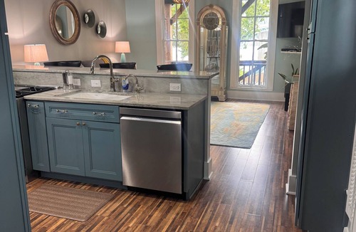 Madison Cottage | Downtown Riverfront Cottage