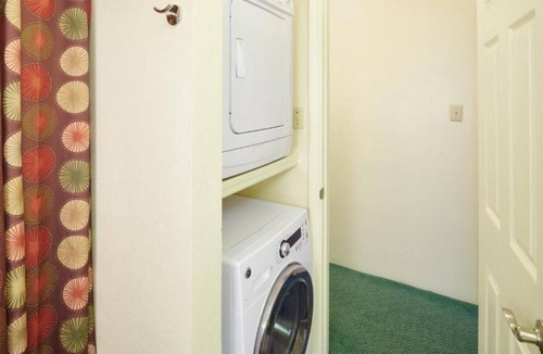 Nawiliwili Apartment | Dream Getaway! Spacious 2 Bedroom w/ Queen & Double Beds, Private Balcony