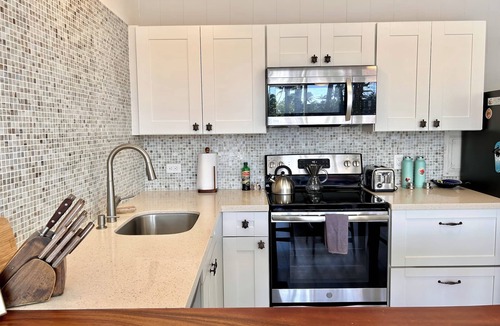 Kuau Apartment | Eco-Friendly Condo on Road to Hāna - Walk to Beach