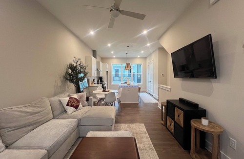 Chosewood Park House | Elegant 2BR/2BA Luxury Home 5 mi to Mercedes-Benz Stadium - Near Grant Park