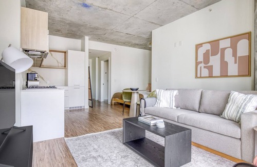 West Loop Gate Apartment | Elegant West Loop Studio w/Pool, Gym & Lounge, nr L, by Blueground