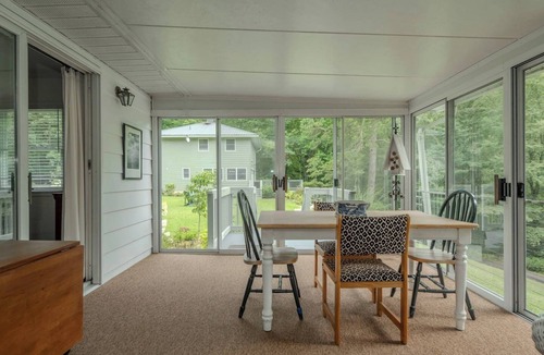 Cedar Mountain House | Emerald Lake Cottage - Families - Fishing - Biking