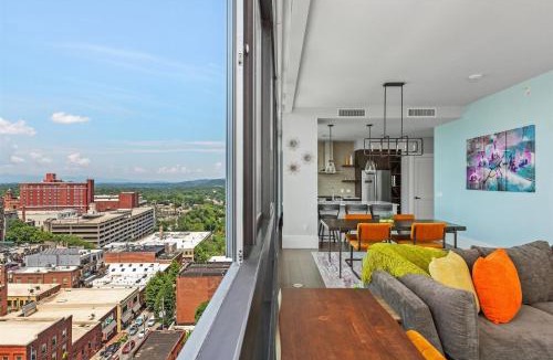 Downtown Asheville House | Endless Sunset Retreat | Arras Vacation Rentals