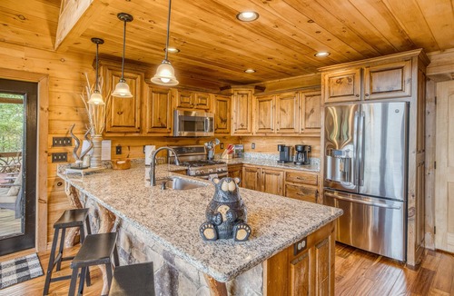 Blue Ridge Cabin | Endless Views, Secluded Cabin Hot Tub & Fireplaces
