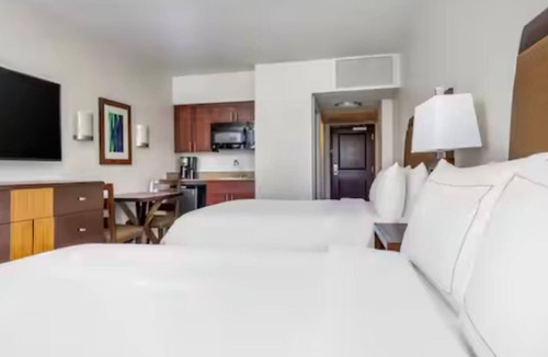 Waikiki Resort | Escape to Paradise at Lagoon Tower by Hilton Grand Vacations – Studio Retreat!