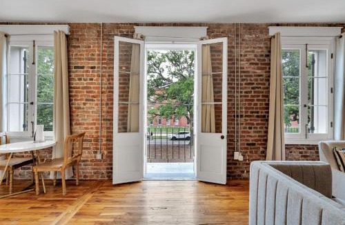 Faubourg Marigny House | Esplanade Ave Stay wBalcony across French Quarter