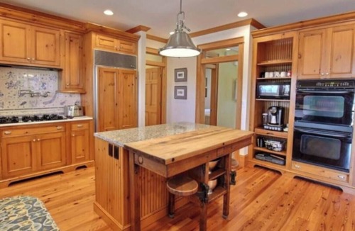 Ocean Hill Cottage | Experience the magic of Corolla - Steps to Beach Ocean Views 6 bedrooms Extras
